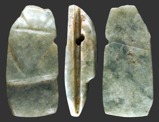 Small avian axe god pendant/bead from Costa Rica.