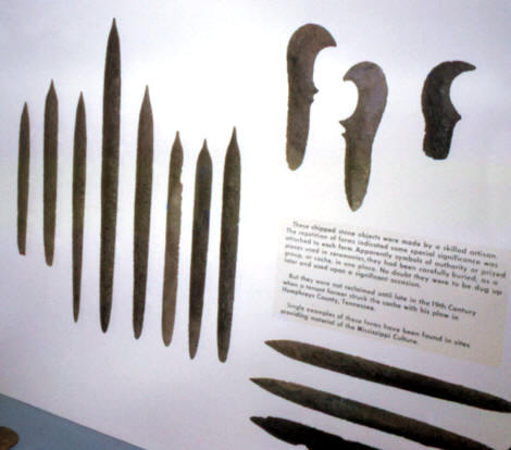 Duck River Cache artifacts, museum exhibit.
