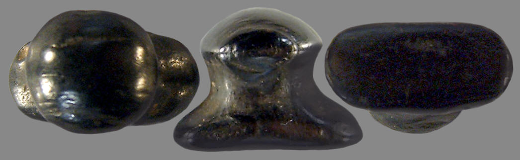 Labret from Alaska made of coal.