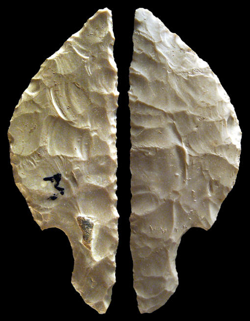 Percussion flaked Predynastic knife with handle.